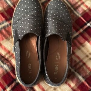 Ladies Tom’s 8.5